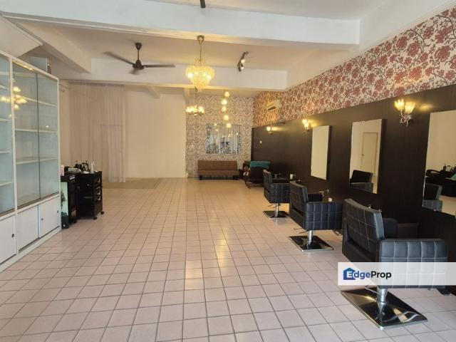 Shop for sale in Taman Johor Jaya, Plentong