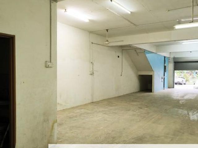 Shop for rent in Kajang, Langat