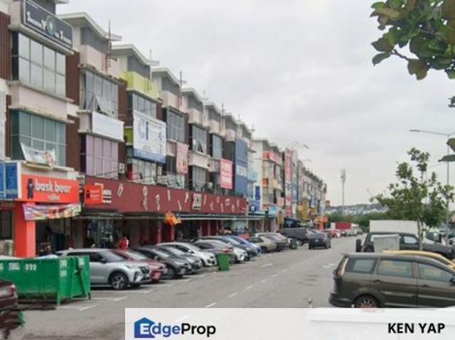Shop for rent in Kajang, Langat