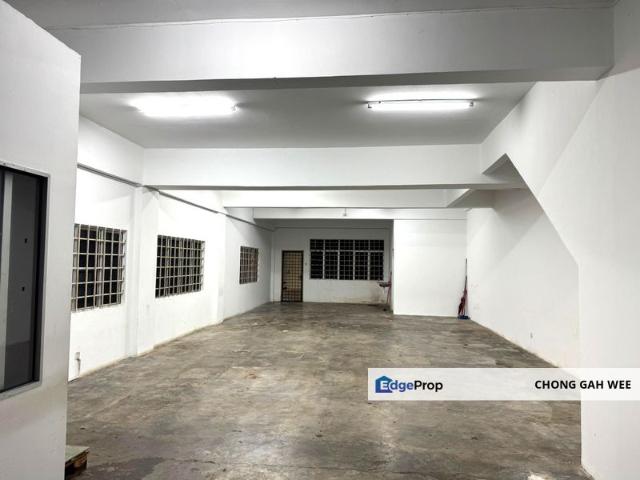 Shop for rent in Kajang, Langat