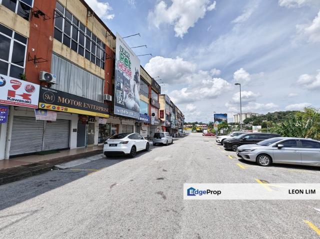 Shop for rent in Kajang, Langat