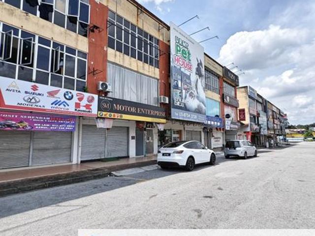 Shop for rent in Kajang, Langat