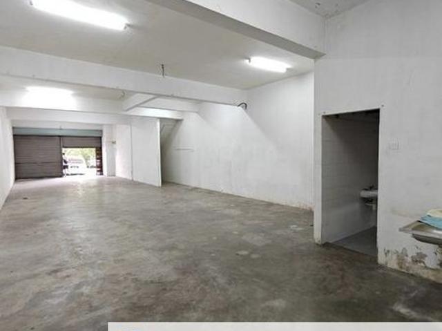 Shop for rent in Kajang, Langat