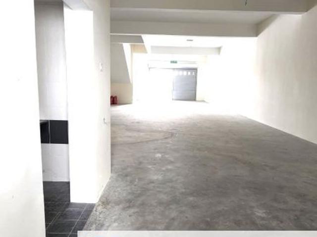 Shop for rent in Kajang, Langat