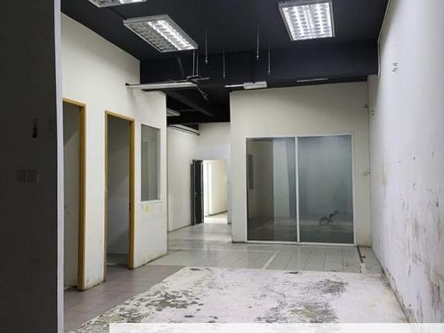 Shop for rent in Kajang, Langat
