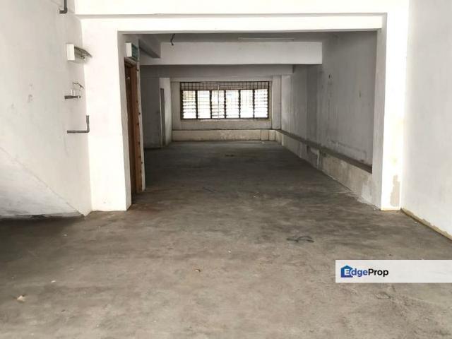 Shop for rent in Kajang, Langat