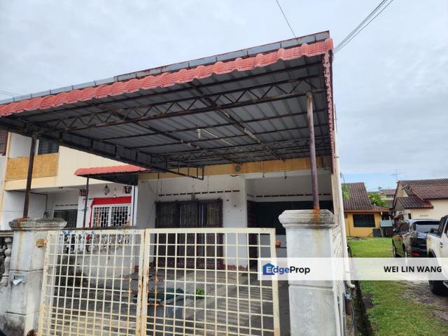 House for sale in Malaka