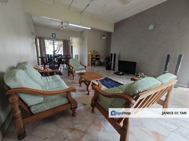 House for sale in Zon Perindustrian Seksyen 51, Petaling Jaya