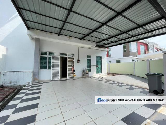 House for sale in Malaka