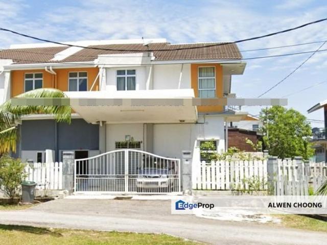 House for sale in Malaka