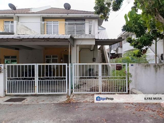 House for sale in Malaka