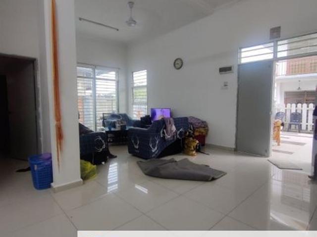 House for sale in Malaka
