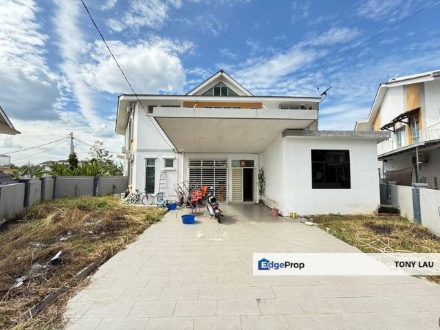 House for sale in Malaka