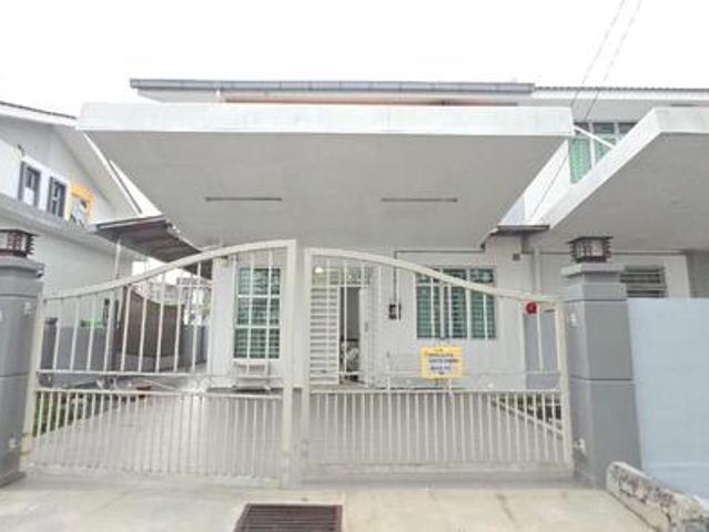 House for sale in Malaka