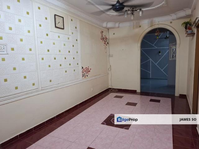 House for sale in Malaka