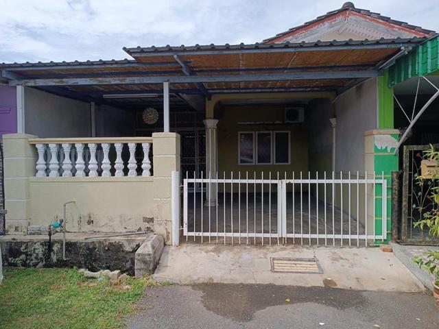 Terraced House for sale in Malaka