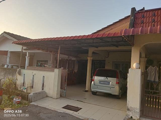 Terraced House for sale in Malaka