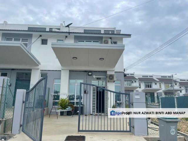 House for sale in Malaka