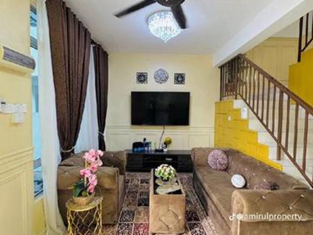 Terraced House for sale in Malaka