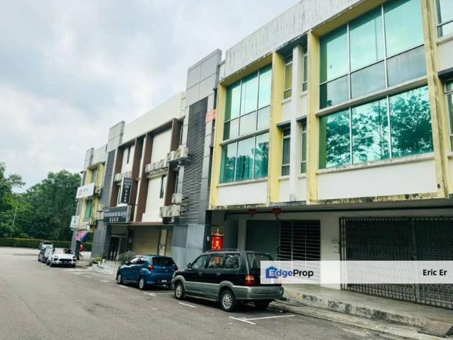 Shop for sale in Johor