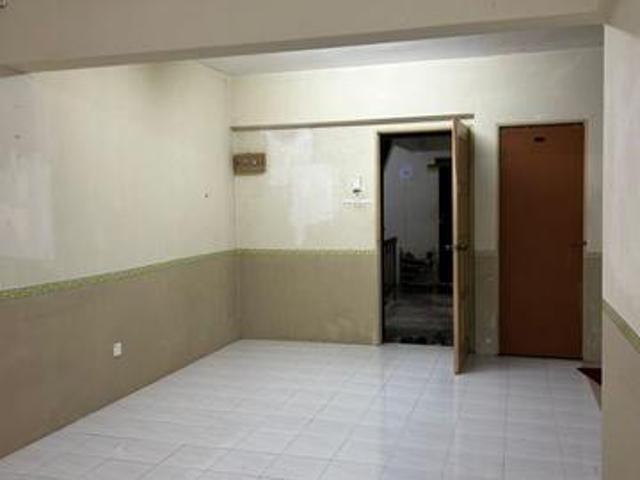 Flat for sale in Tanjong Sepat, Selangor