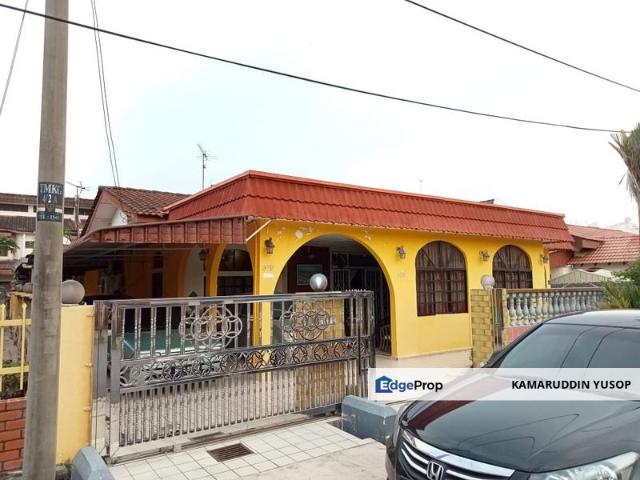 House for sale in Malaka