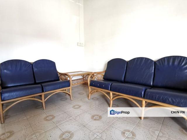 House for rent in Malaka