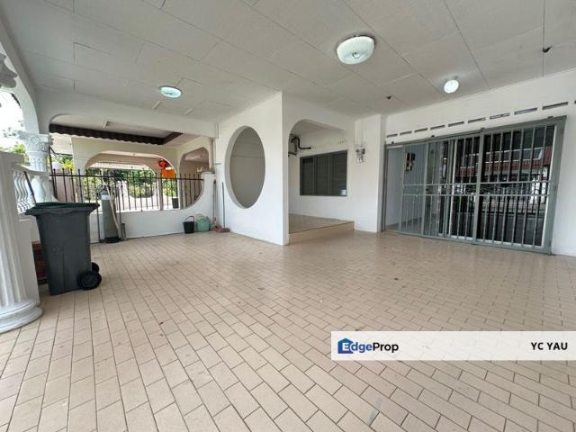 House for sale in Malaka