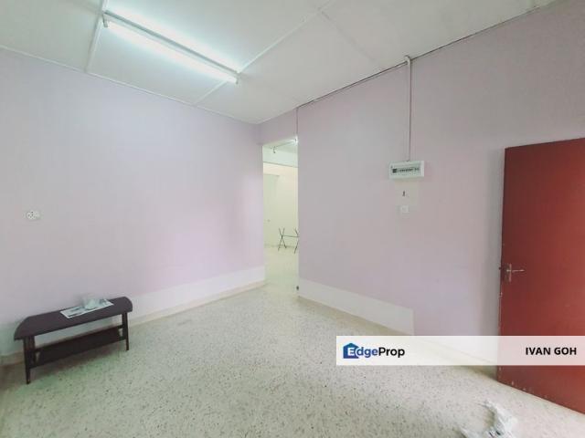 House for sale in Malaka