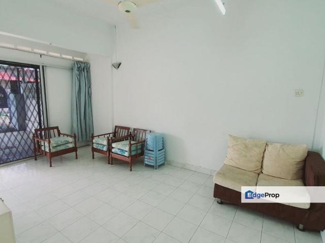 House for sale in Malaka