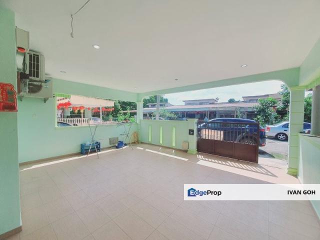 House for sale in Malaka