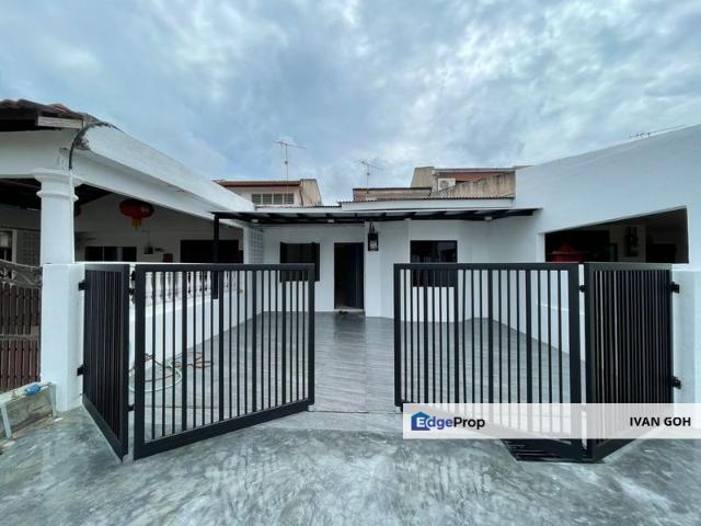 House for sale in Malaka