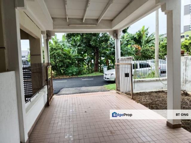 House for sale in Malaka