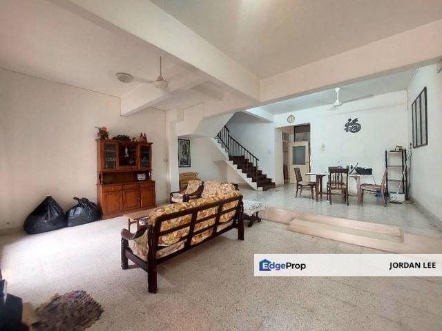 House for sale in Malaka