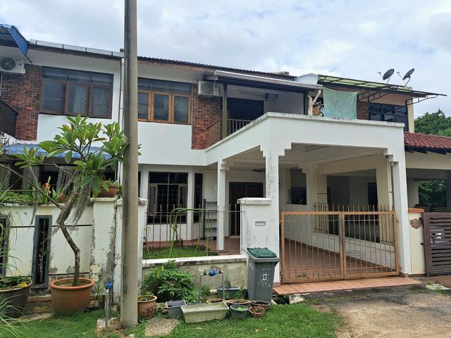 Terraced House for sale in Malaka