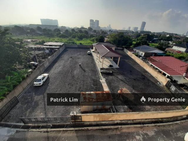 Property for rent in Malaka