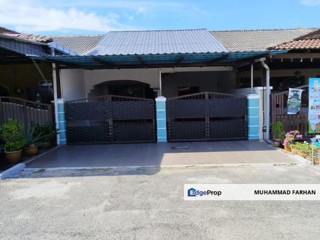 House for sale in Malaka