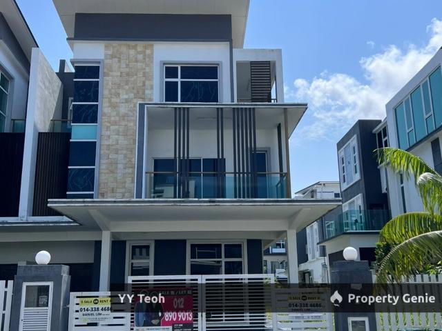Residential House for sale in Malaka