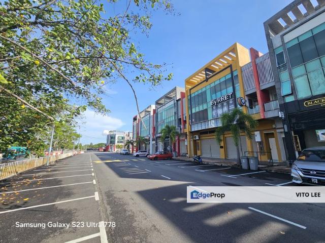 Shop for sale in Malaka