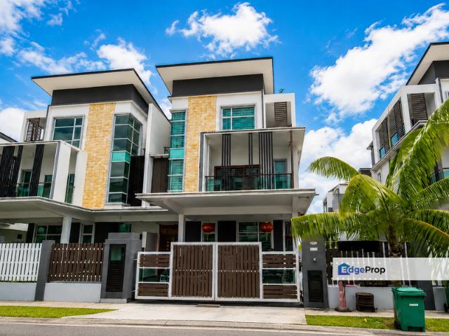 House for sale in Malaka