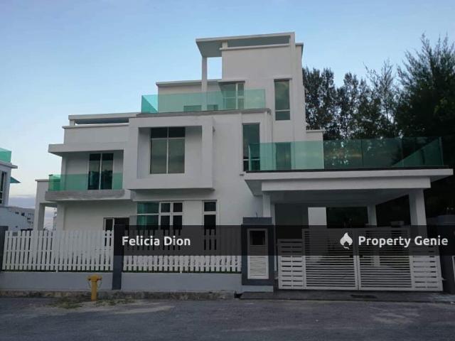 Bungalow for sale in Malaka