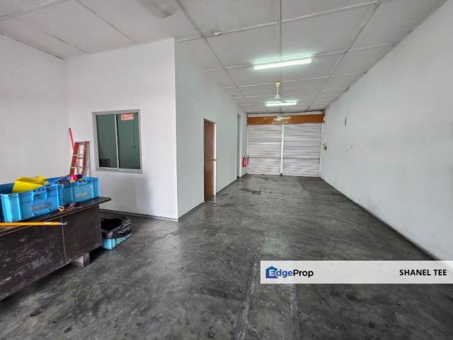 Shop for sale in Kluang