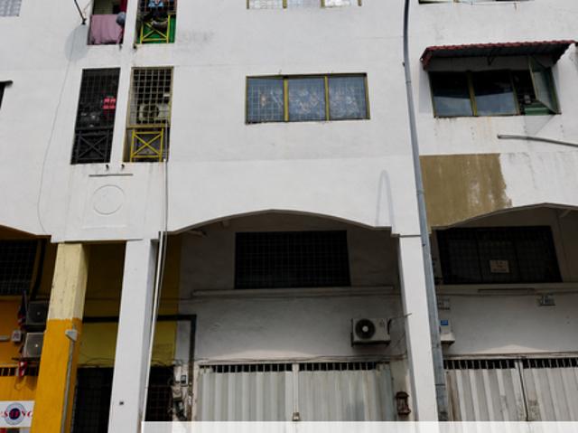 Shop for sale in Langat, Selangor