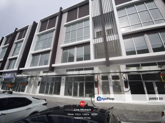 Shop for sale in Malaka