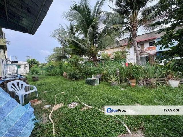 House for sale in Malaka