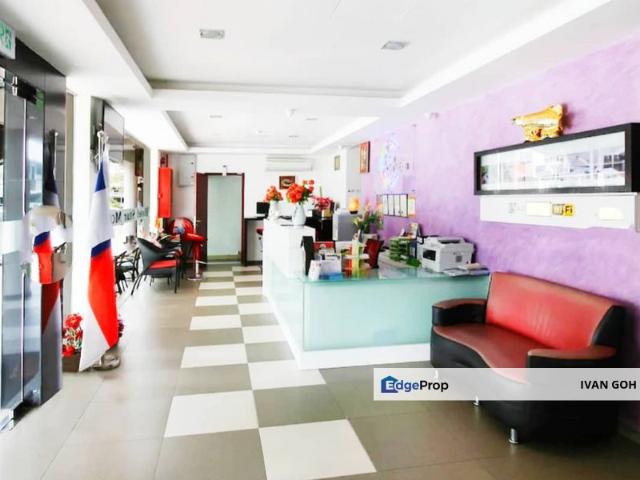 Shop for sale in Malaka