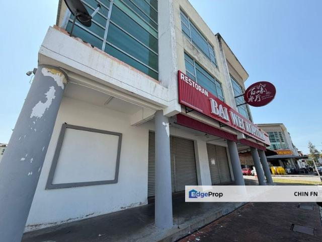 Shop for rent in Malaka