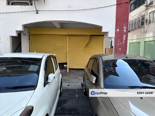 Shop for sale in Malaka