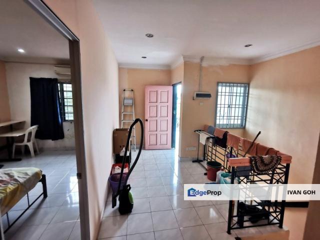 House for sale in Malaka