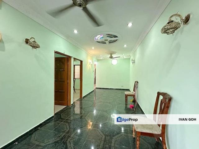 House for sale in Malaka